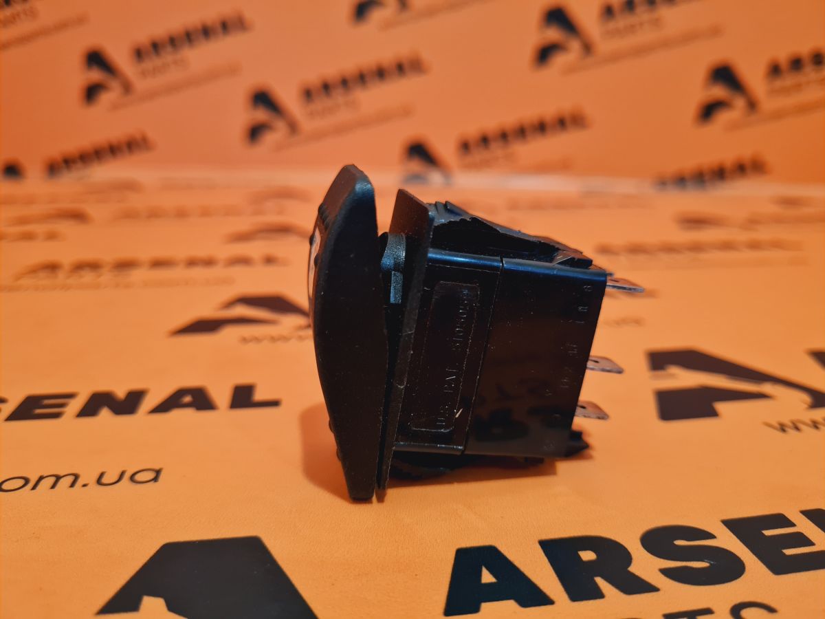 Перемикач 12V 701/60000 (STP)